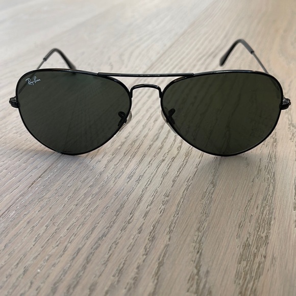 Ray-Ban black aviators with case - Picture 1 of 6